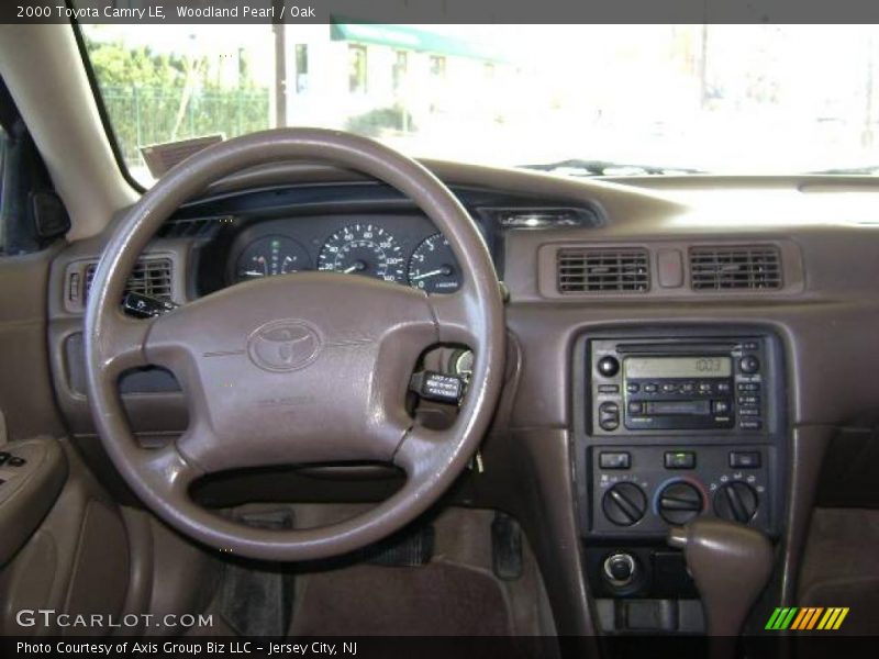 Woodland Pearl / Oak 2000 Toyota Camry LE