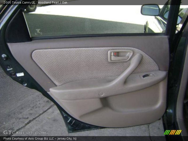 Woodland Pearl / Oak 2000 Toyota Camry LE