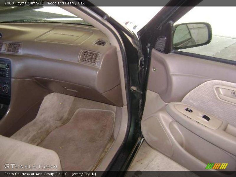 Woodland Pearl / Oak 2000 Toyota Camry LE