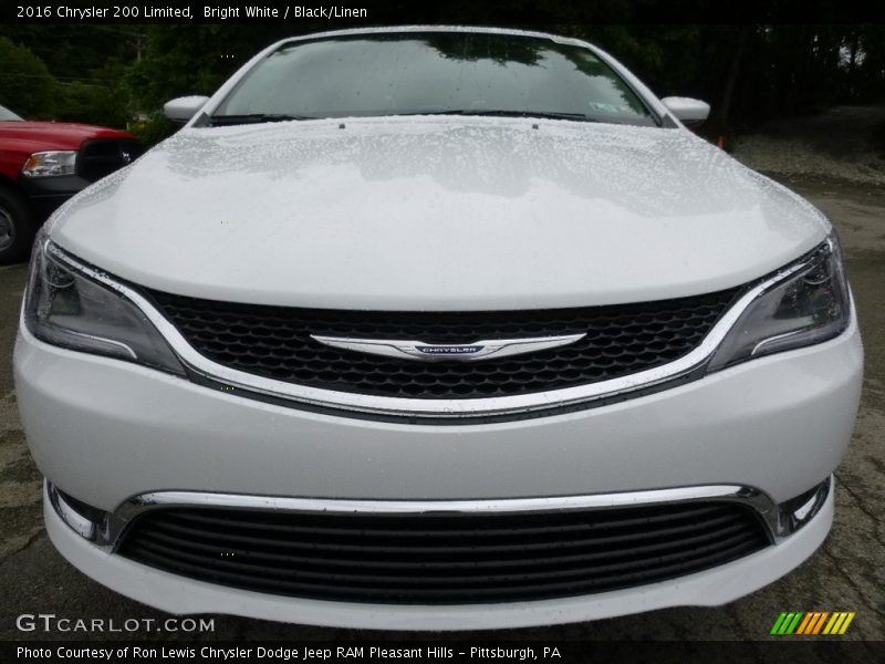 Bright White / Black/Linen 2016 Chrysler 200 Limited