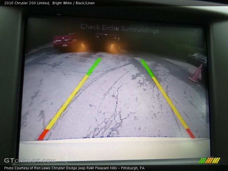 Bright White / Black/Linen 2016 Chrysler 200 Limited