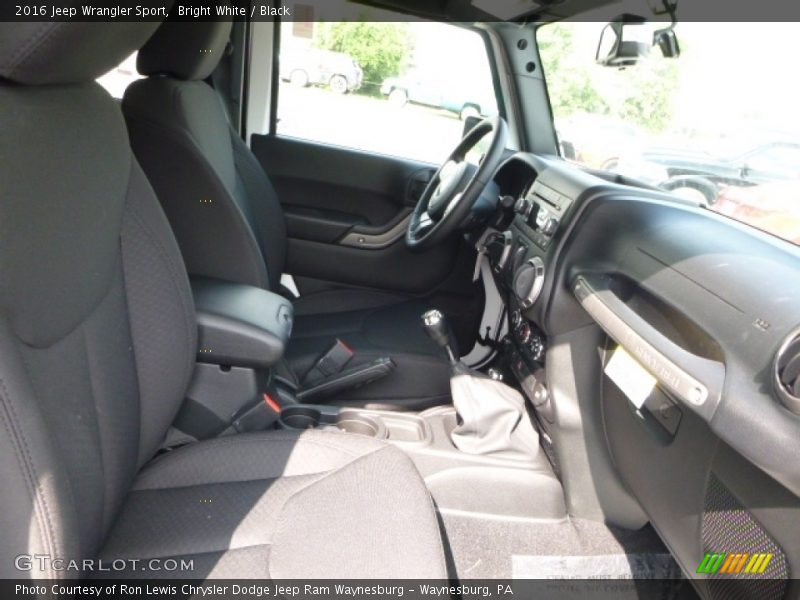 Bright White / Black 2016 Jeep Wrangler Sport