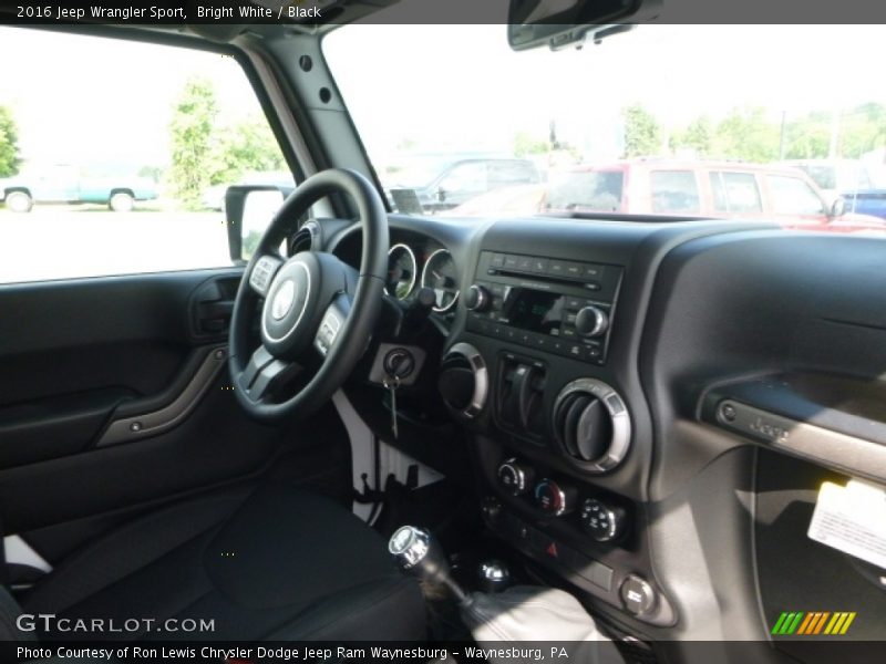 Bright White / Black 2016 Jeep Wrangler Sport