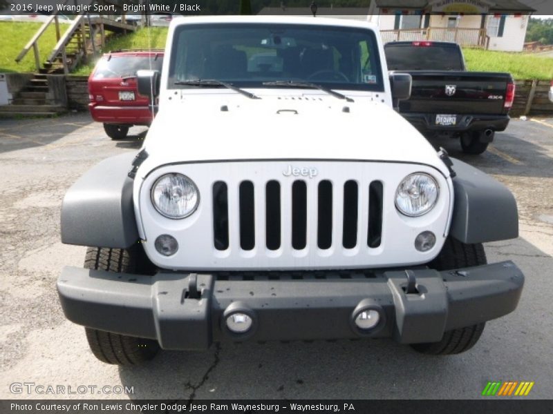 Bright White / Black 2016 Jeep Wrangler Sport