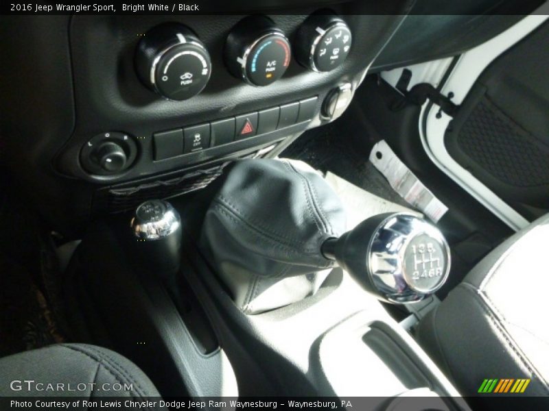 Bright White / Black 2016 Jeep Wrangler Sport
