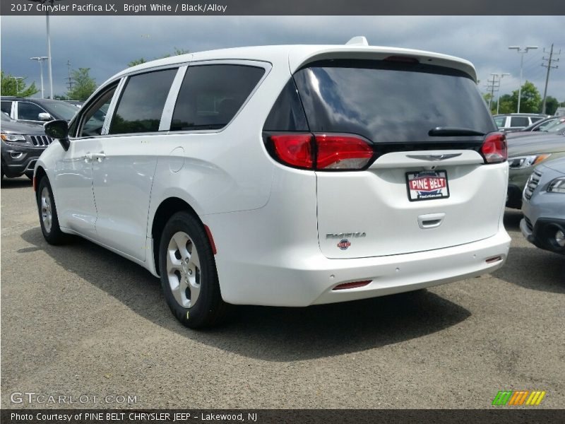Bright White / Black/Alloy 2017 Chrysler Pacifica LX