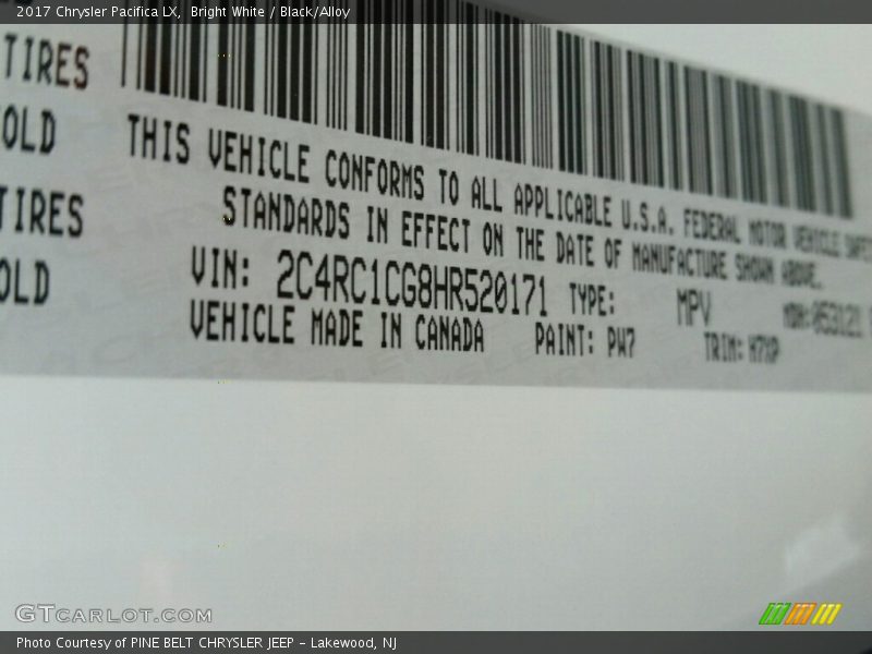 Bright White / Black/Alloy 2017 Chrysler Pacifica LX