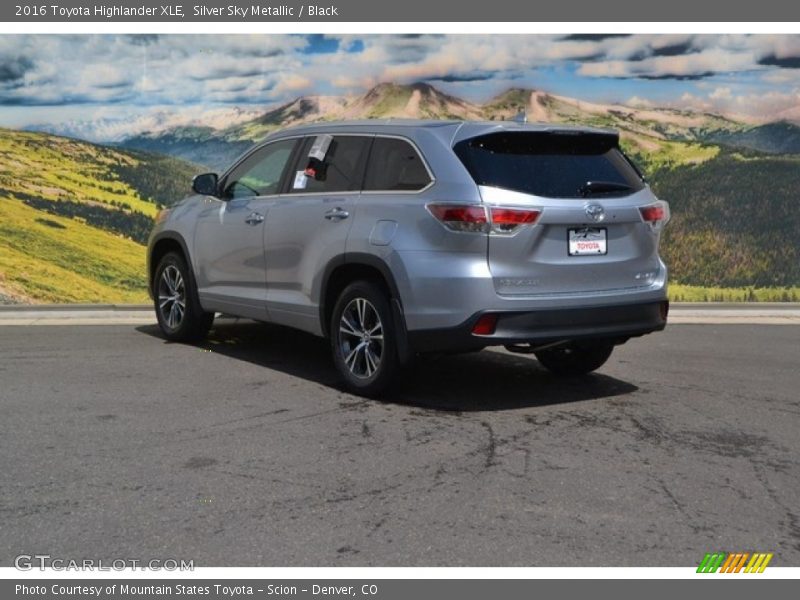 Silver Sky Metallic / Black 2016 Toyota Highlander XLE