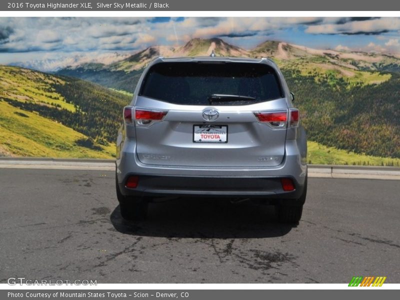 Silver Sky Metallic / Black 2016 Toyota Highlander XLE