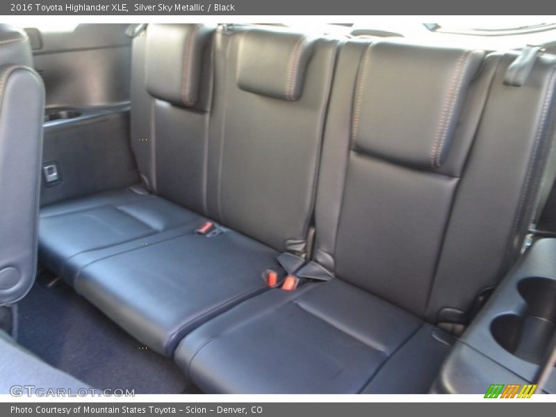 Silver Sky Metallic / Black 2016 Toyota Highlander XLE