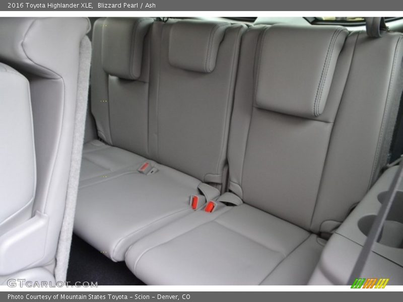 Blizzard Pearl / Ash 2016 Toyota Highlander XLE