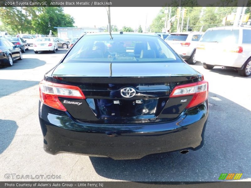 Attitude Black Metallic / Black/Ash 2014 Toyota Camry SE
