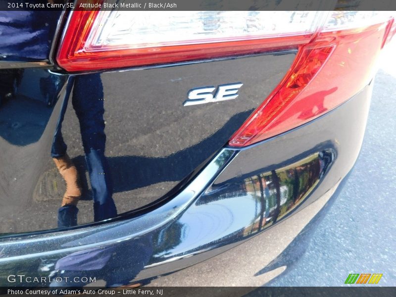 Attitude Black Metallic / Black/Ash 2014 Toyota Camry SE