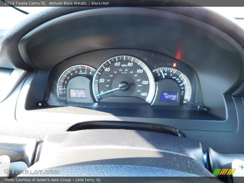 Attitude Black Metallic / Black/Ash 2014 Toyota Camry SE