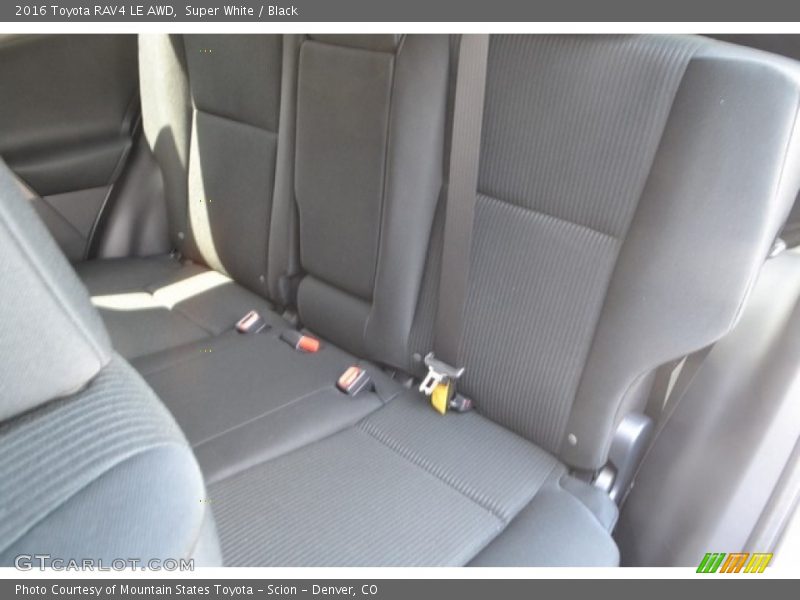 Super White / Black 2016 Toyota RAV4 LE AWD