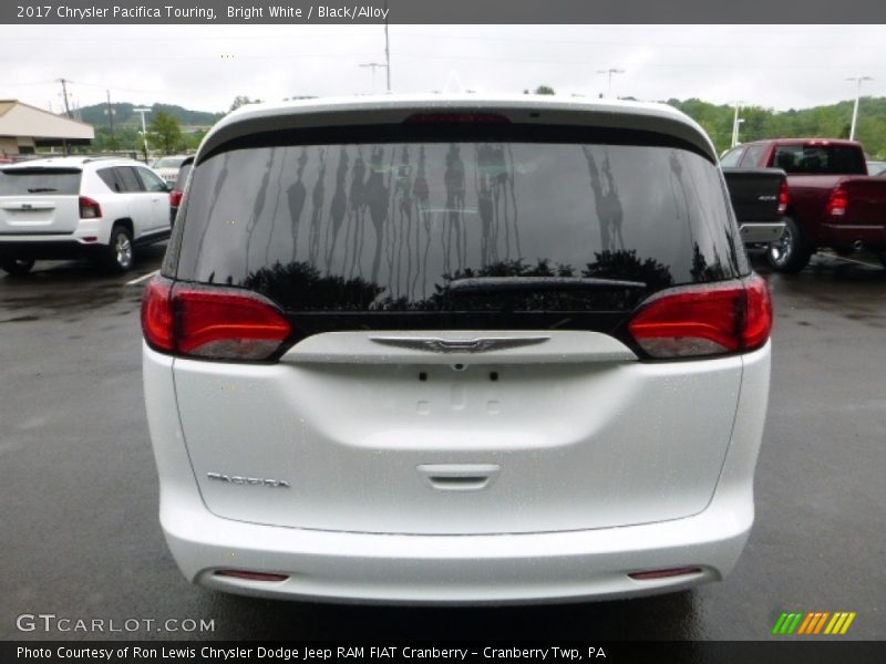 Bright White / Black/Alloy 2017 Chrysler Pacifica Touring