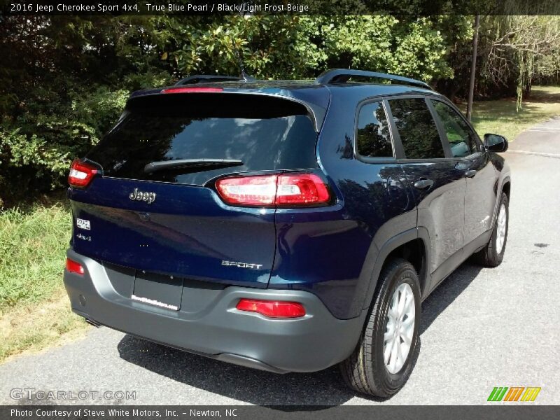 True Blue Pearl / Black/Light Frost Beige 2016 Jeep Cherokee Sport 4x4