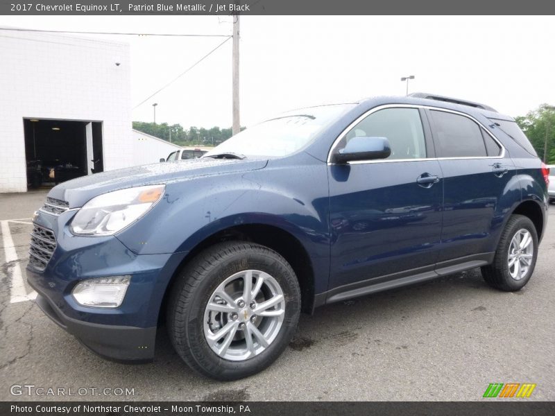 Front 3/4 View of 2017 Equinox LT