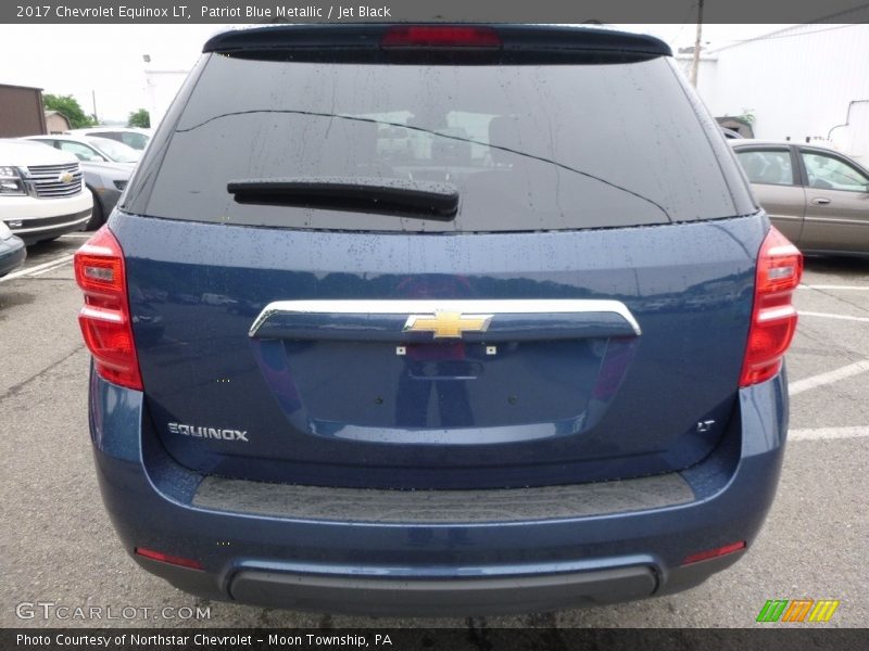 Patriot Blue Metallic / Jet Black 2017 Chevrolet Equinox LT