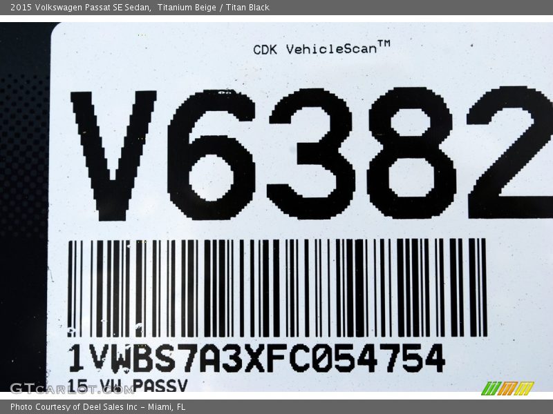 Titanium Beige / Titan Black 2015 Volkswagen Passat SE Sedan