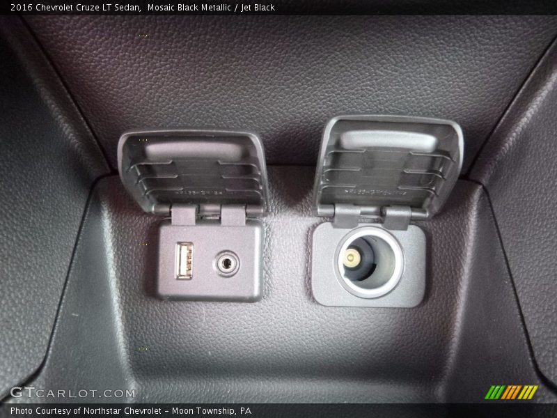 Mosaic Black Metallic / Jet Black 2016 Chevrolet Cruze LT Sedan