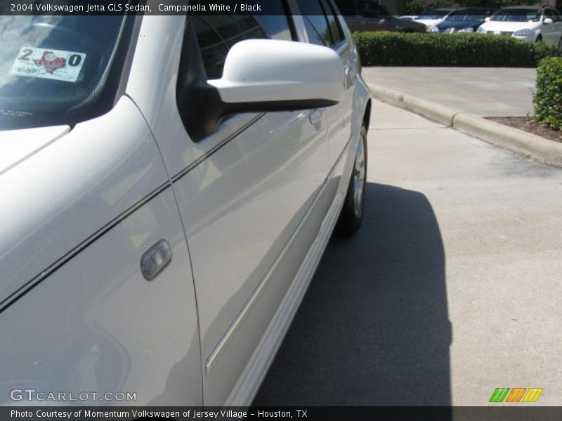 Campanella White / Black 2004 Volkswagen Jetta GLS Sedan