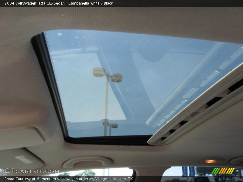 Campanella White / Black 2004 Volkswagen Jetta GLS Sedan