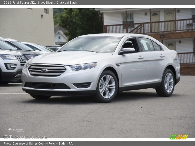 Ingot Silver / Charcoal Black 2016 Ford Taurus SEL