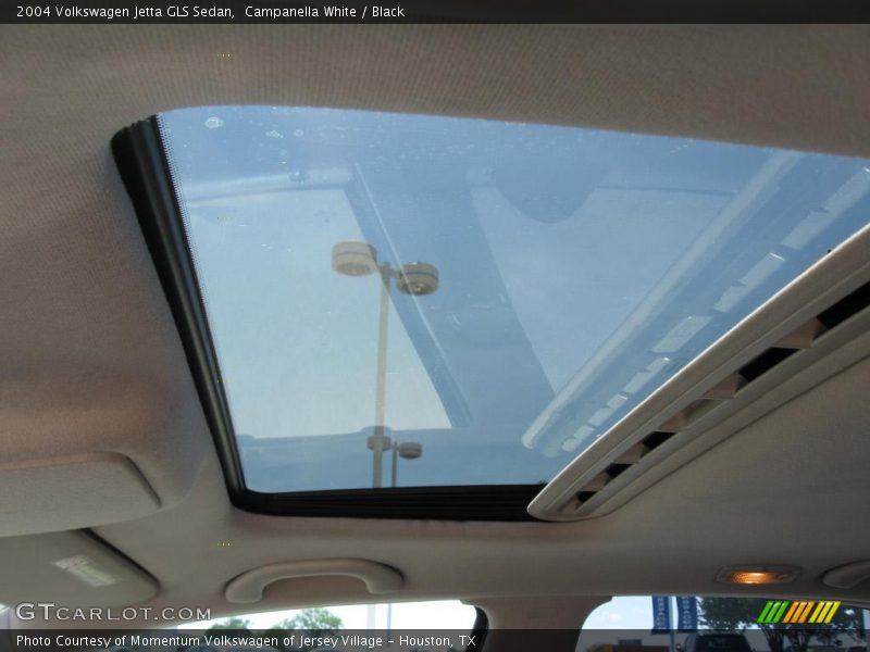 Campanella White / Black 2004 Volkswagen Jetta GLS Sedan