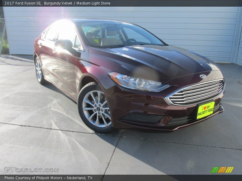 Burgundy Velvet / Medium Light Stone 2017 Ford Fusion SE