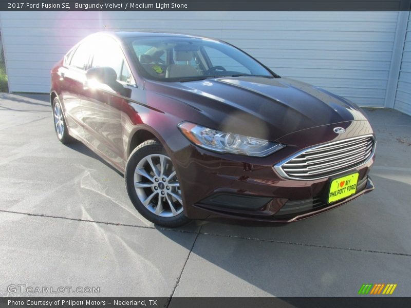 Burgundy Velvet / Medium Light Stone 2017 Ford Fusion SE