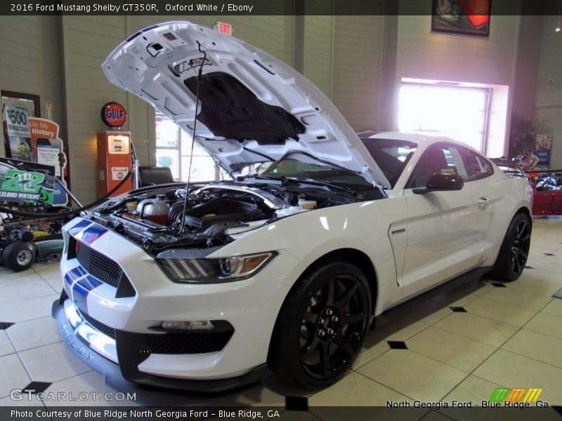 Oxford White / Ebony 2016 Ford Mustang Shelby GT350R