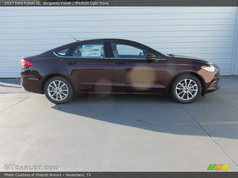Burgundy Velvet / Medium Light Stone 2017 Ford Fusion SE
