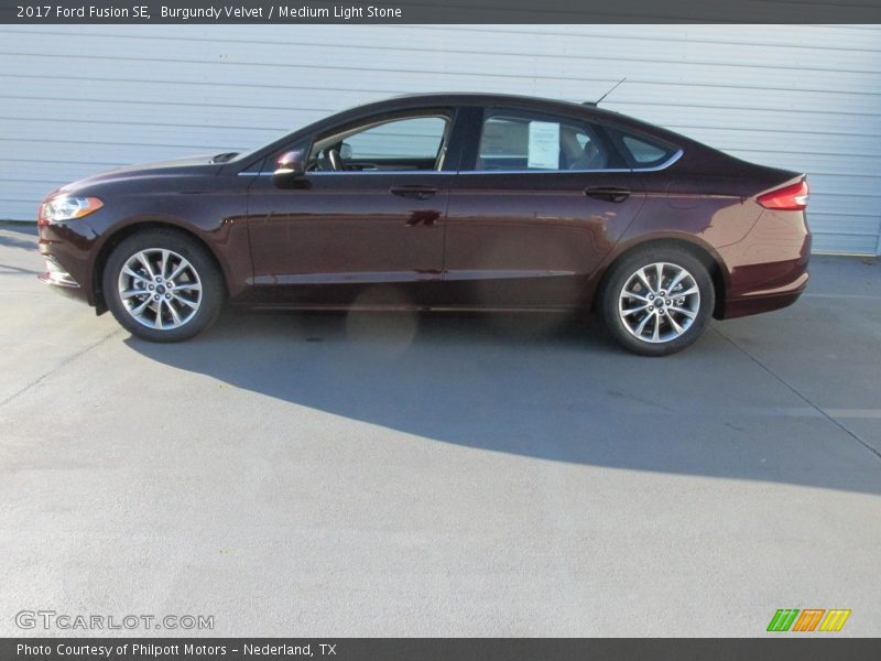 Burgundy Velvet / Medium Light Stone 2017 Ford Fusion SE