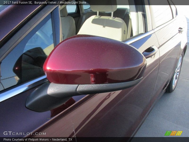 Burgundy Velvet / Medium Light Stone 2017 Ford Fusion SE