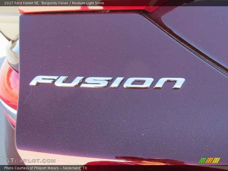 Burgundy Velvet / Medium Light Stone 2017 Ford Fusion SE