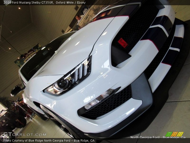 Oxford White / Ebony 2016 Ford Mustang Shelby GT350R