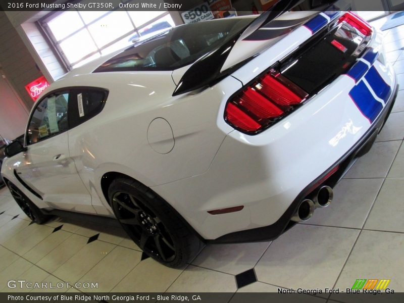 Oxford White / Ebony 2016 Ford Mustang Shelby GT350R