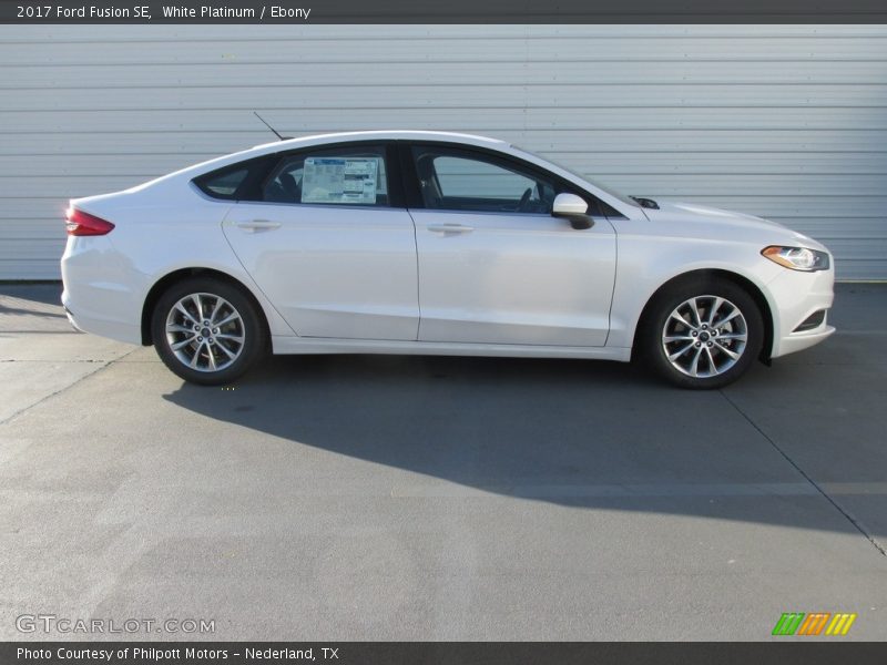 White Platinum / Ebony 2017 Ford Fusion SE
