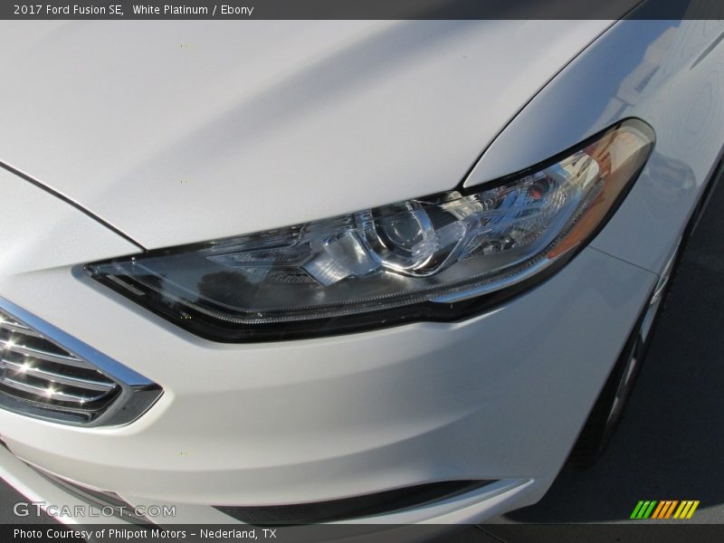 White Platinum / Ebony 2017 Ford Fusion SE