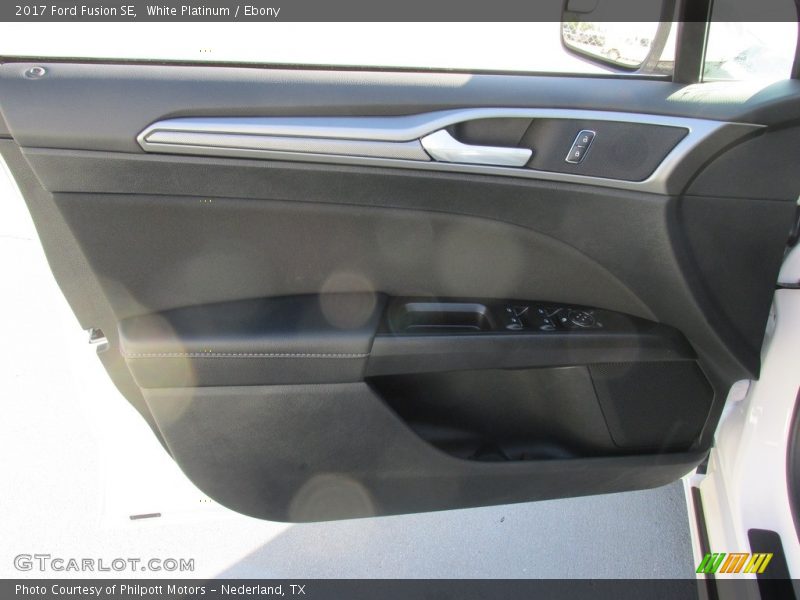 White Platinum / Ebony 2017 Ford Fusion SE