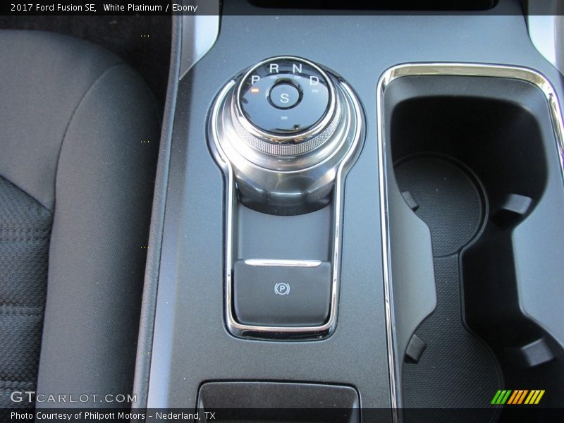 White Platinum / Ebony 2017 Ford Fusion SE
