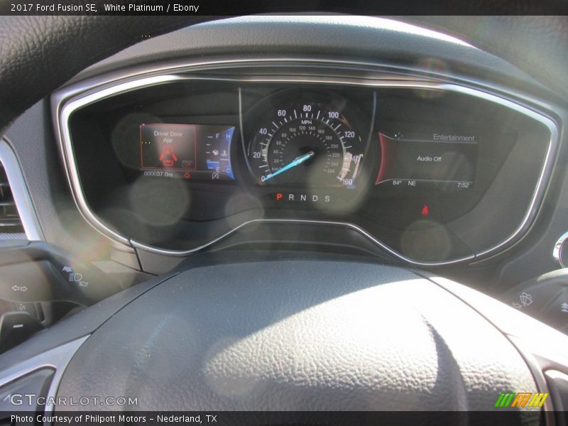 White Platinum / Ebony 2017 Ford Fusion SE