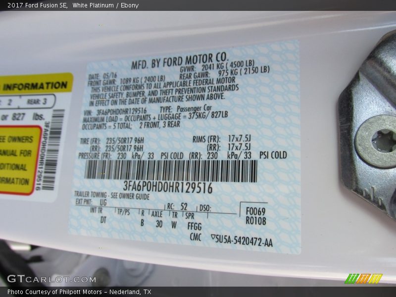 White Platinum / Ebony 2017 Ford Fusion SE