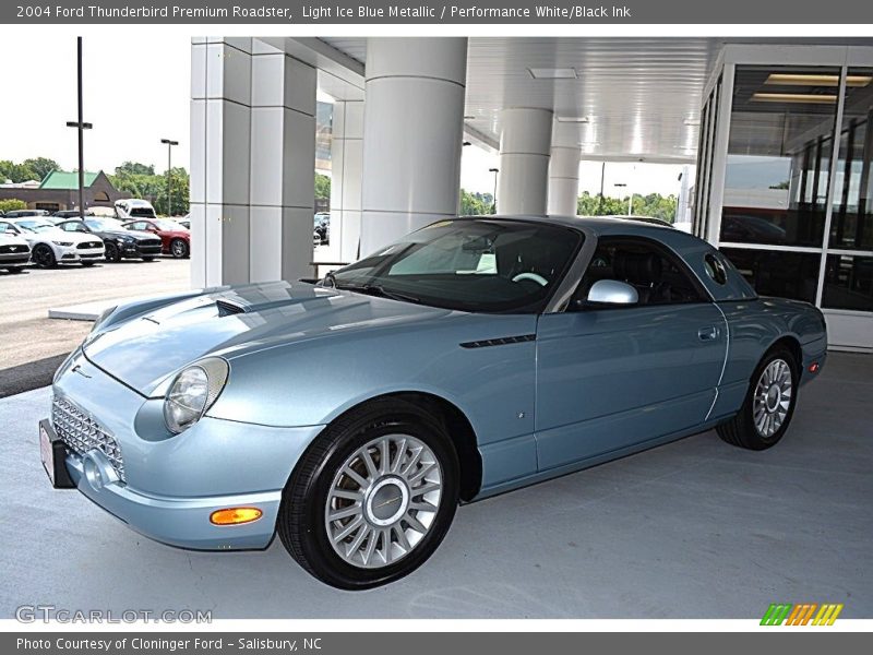 Front 3/4 View of 2004 Thunderbird Premium Roadster