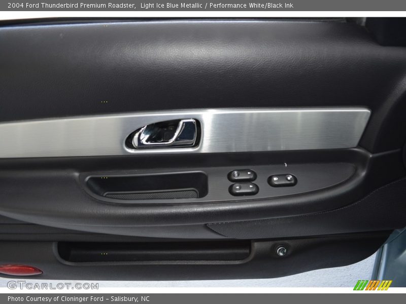 Light Ice Blue Metallic / Performance White/Black Ink 2004 Ford Thunderbird Premium Roadster