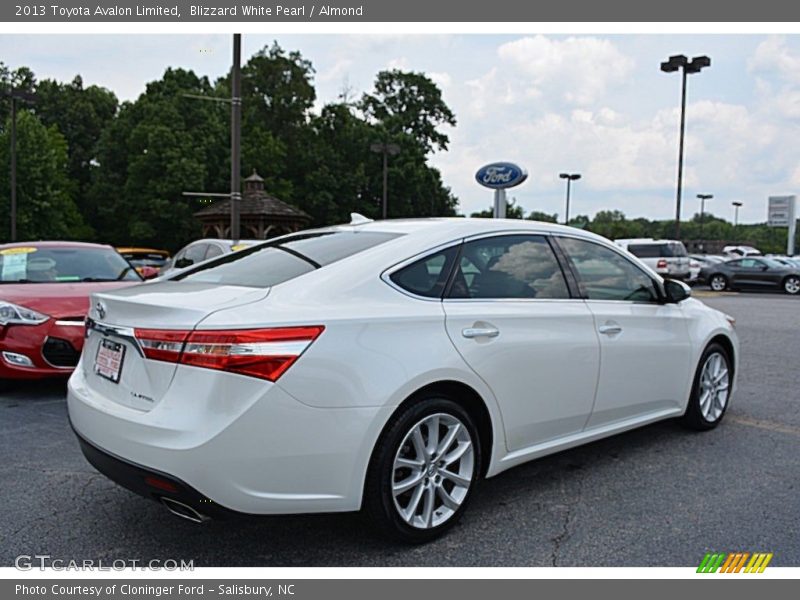 Blizzard White Pearl / Almond 2013 Toyota Avalon Limited