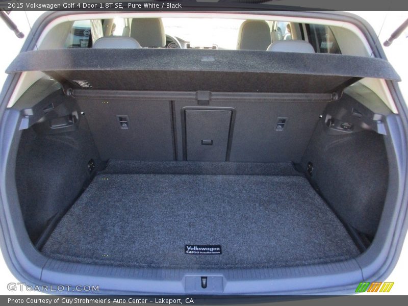 Pure White / Black 2015 Volkswagen Golf 4 Door 1.8T SE
