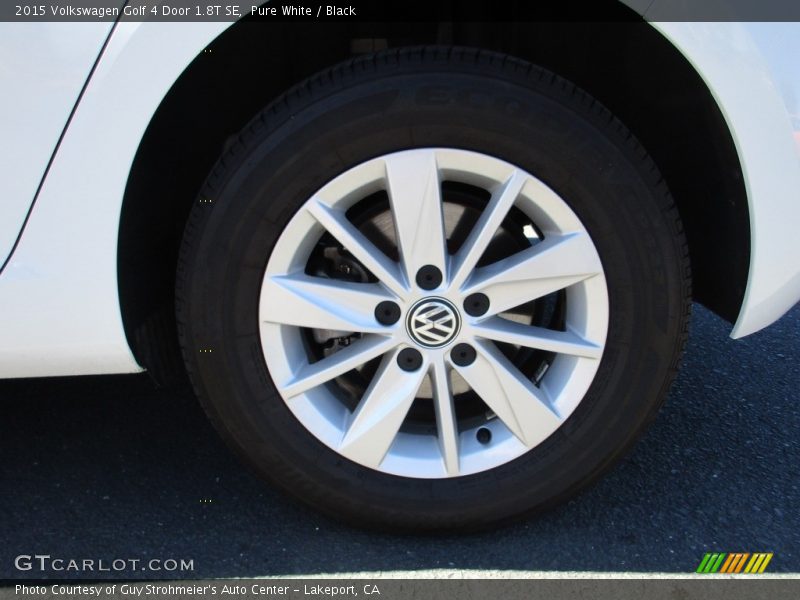 Pure White / Black 2015 Volkswagen Golf 4 Door 1.8T SE