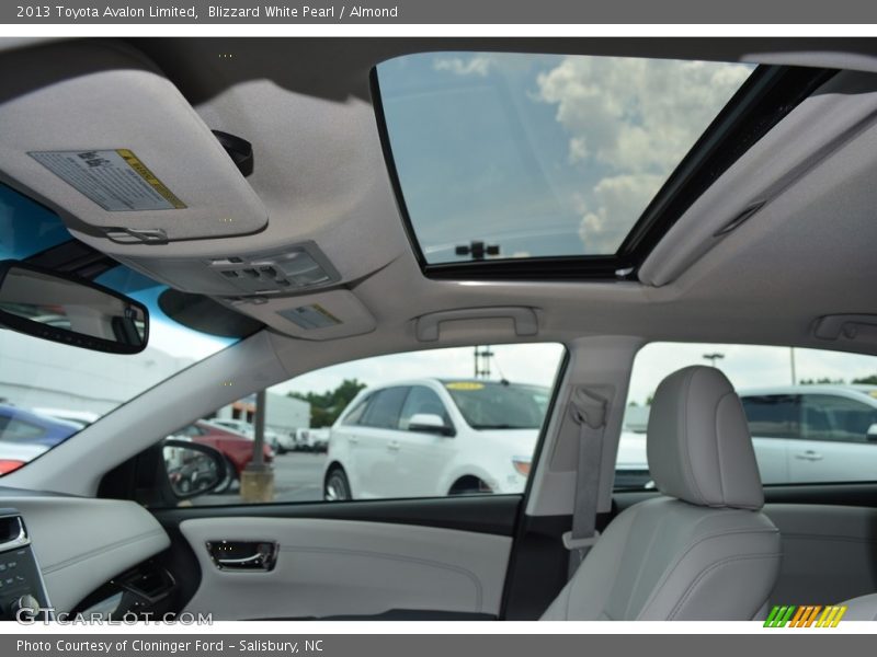 Blizzard White Pearl / Almond 2013 Toyota Avalon Limited